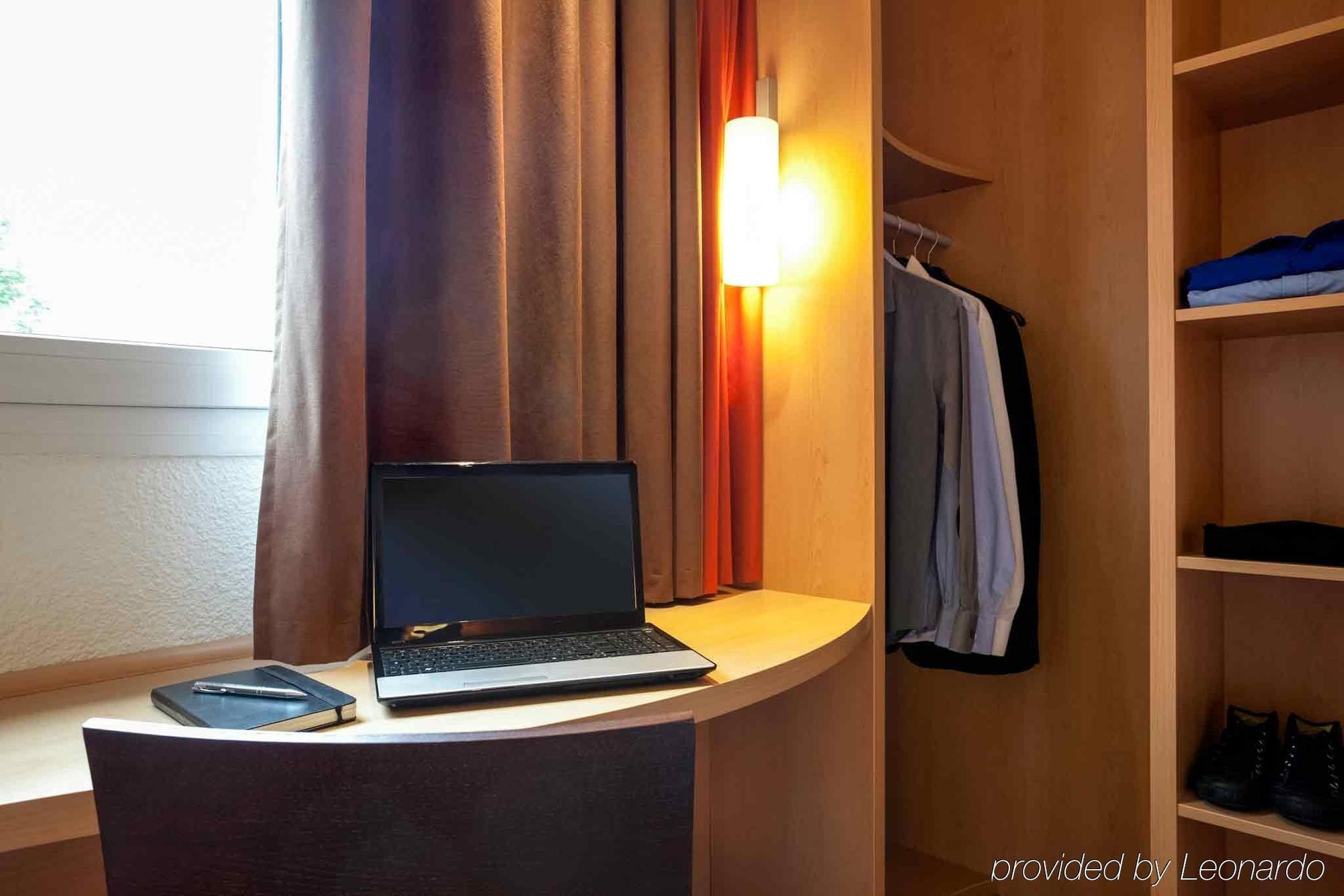 Hotel ibis Biarritz Anglet Aéroport Esterno foto