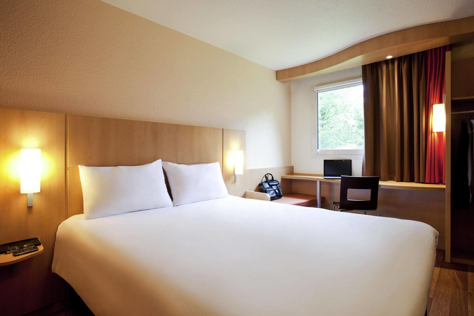 Hotel ibis Biarritz Anglet Aéroport Esterno foto